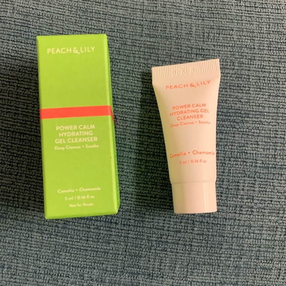 $4🌻 Peach & Lily Power Calm Hydrating Gel Cleanser - Picture 1 of 2